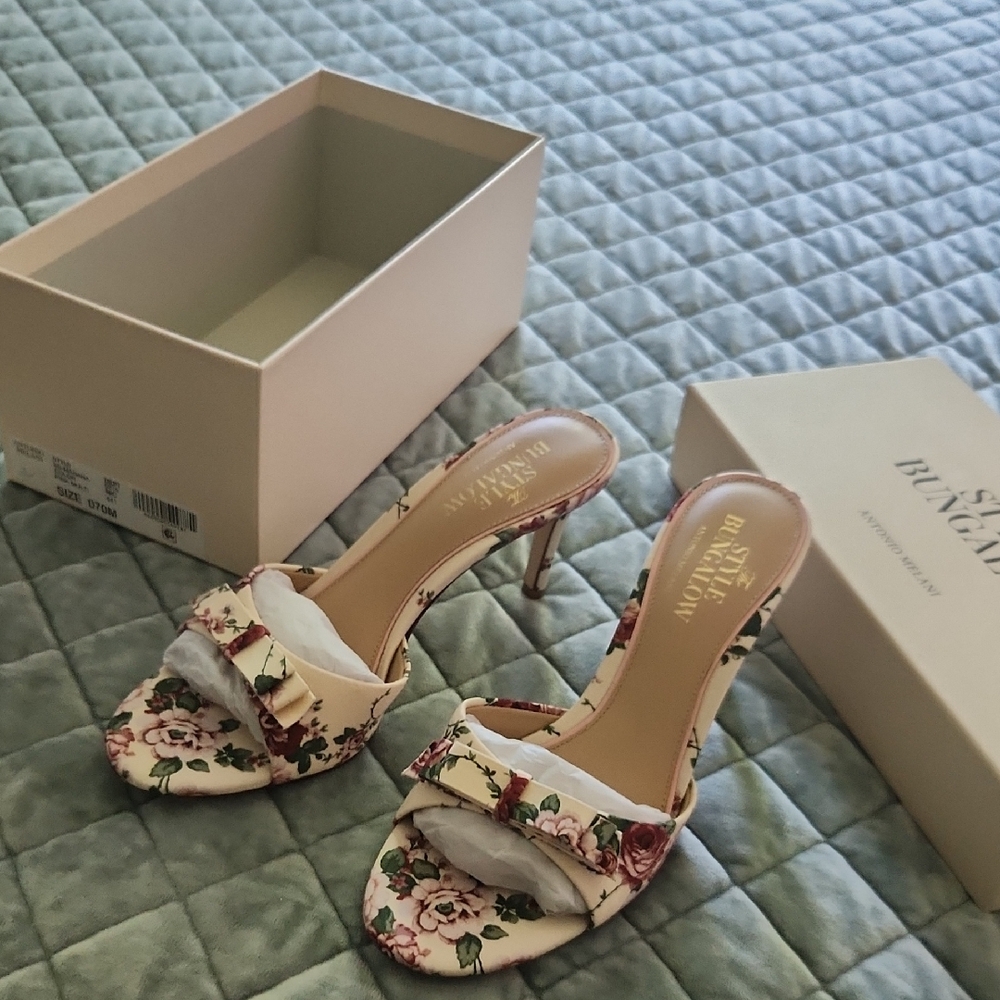 NWT ANTONIO MELANI HEELS